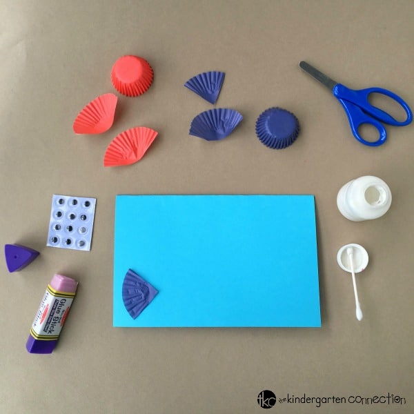 This Dr. Seuss day craft is perfect for after reading "One Fish Two Fish Red Fish Blue Fish!" Make a fun card and work on writing skills as well!