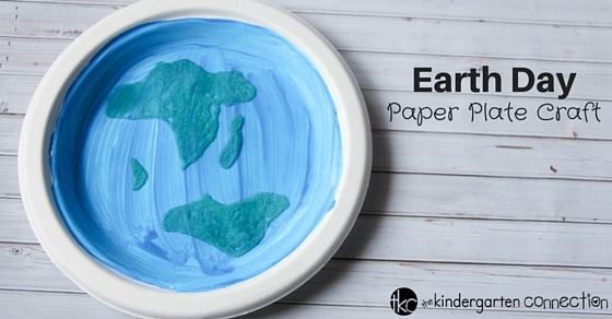 This paper plate craft is a fun, hands on way to celebrate Earth Day! Simple to make, and great to tie into your Earth Day activities for kids! 