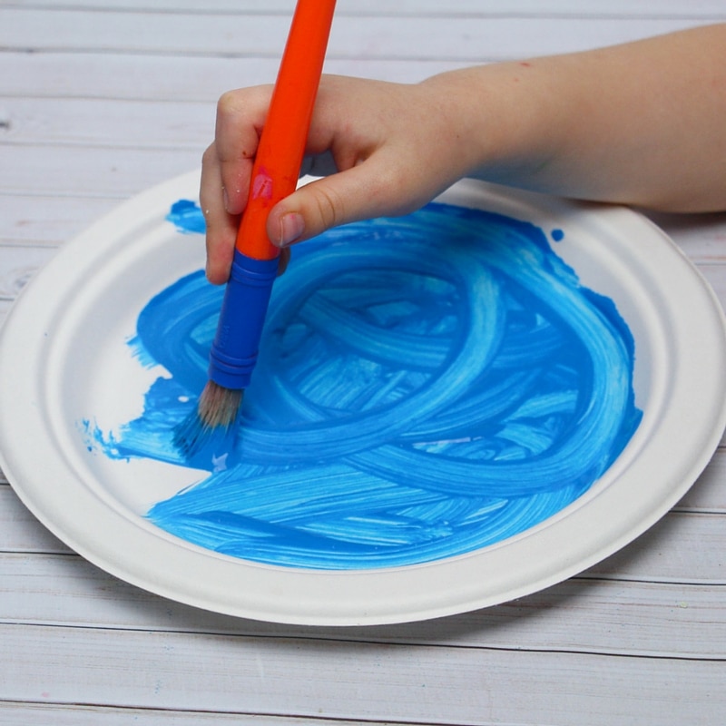 This paper plate craft is a fun, hands on way to celebrate Earth Day! Simple to make, and great to tie into your Earth Day activities for kids! 