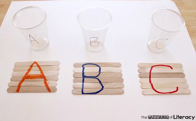 These easy to make alphabet popsicle stick puzzles are the perfect way to practice the abc's with your preschooler or kindergartener! 