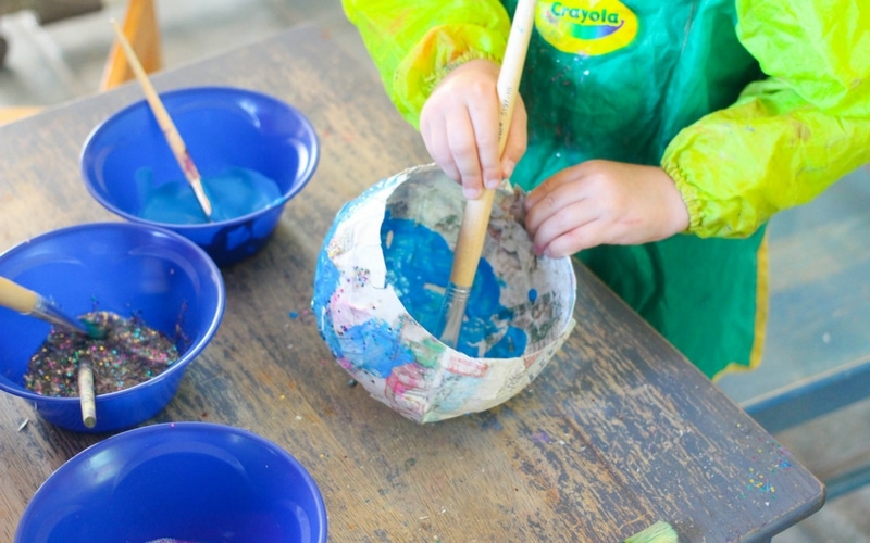 Today, we're returning back to basics with one of my girl's favorite crafts to date, our Mermaid Treasure Bowls, a simple paper mâché craft.