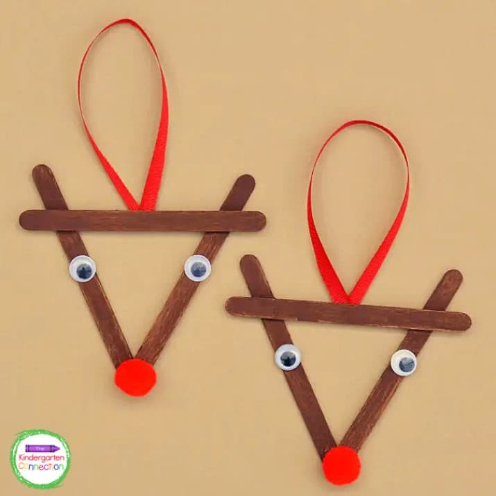 This Popsicle Stick Reindeer Ornament is a holiday favorite that uses simple supplies that we all have.