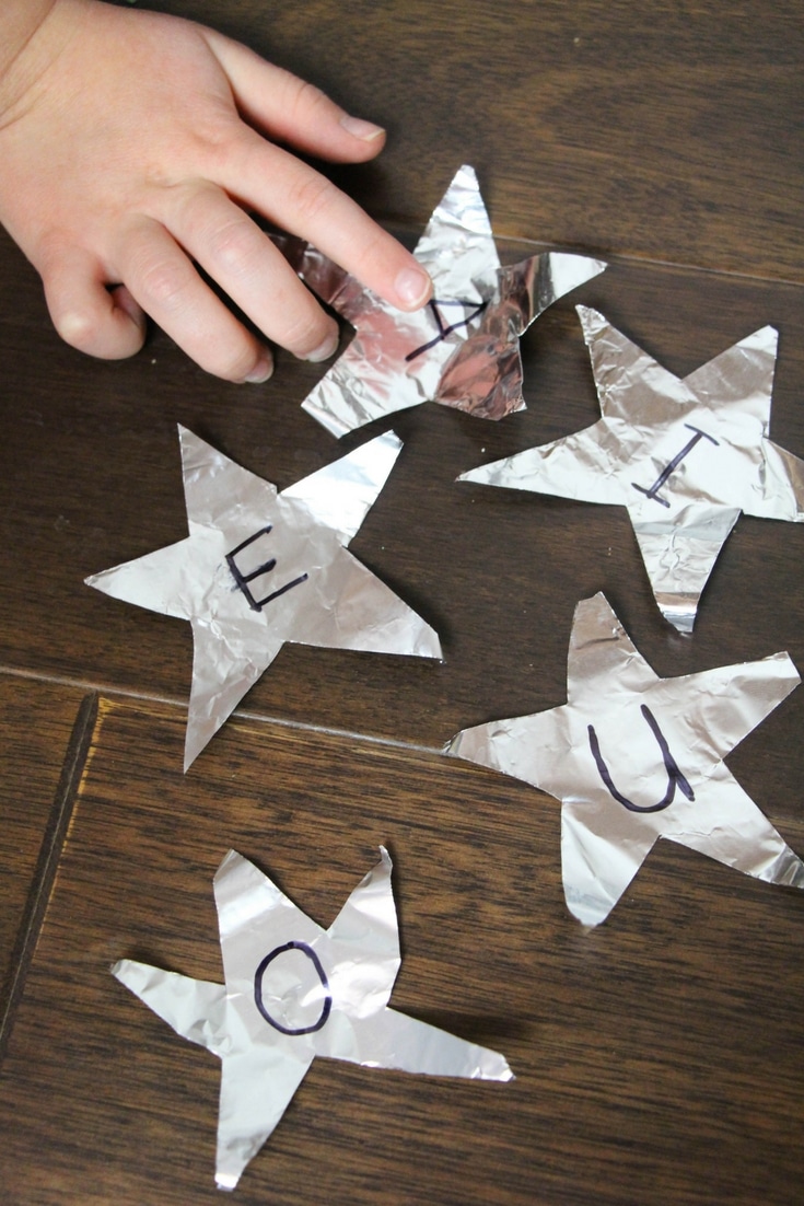 This CVC Constellation Word Building Sensory Bin is a great addition to an kindergarten Outer Space exploration! Practice CVC words hands-on!