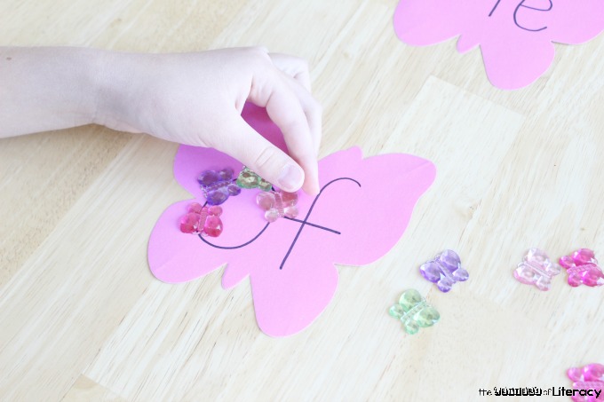 Put together this Fine Motor Sight Word Literacy Activity with materials that you already have on hand! It is simple and will teach sight words!