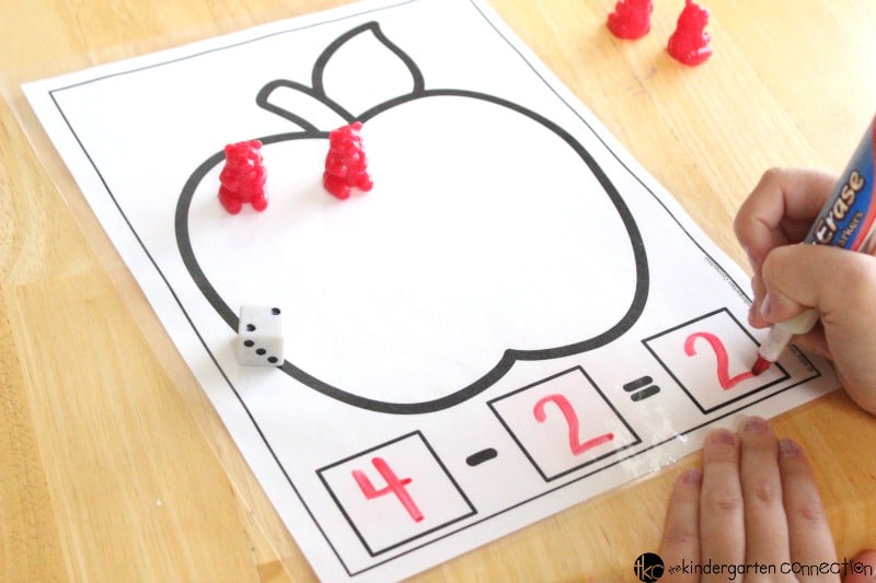 Math mats are easy to put together and gives students hands on application of addition and subtraction. You are going to fall in love with these Apple Addition and Subtraction Math Mats!