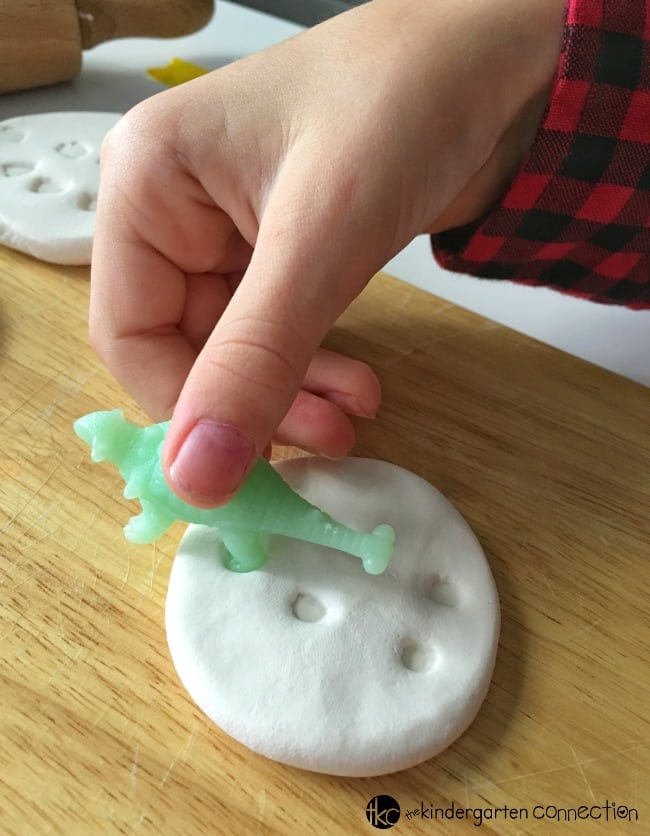 This dinosaur fossil make and match activity is quick to set up! With just a few simple materials, your students can create their own fossils for lots of playful learning.