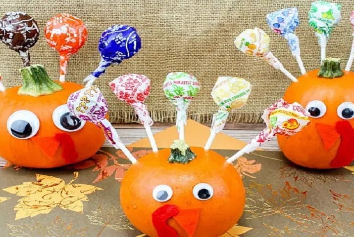 Mini-Pumpkin Turkeys Thanksgiving Craft