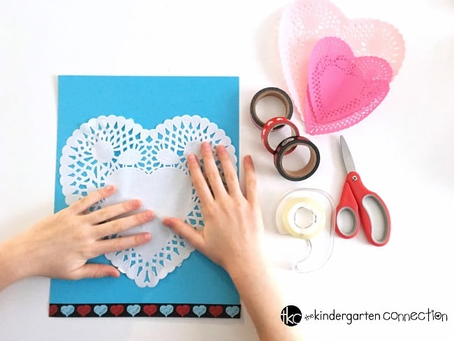 This heart pop-up Valentine's Day card is perfect for a classroom Valentine's Day party, Valentine's Day craft, or to give to someone special!