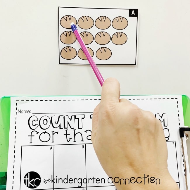 FREE Printable Thanksgiving Count the Room for Number 11-20, Kindergarten math center activity
