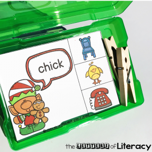 FREE Printable Christmas Beginning Digraph Clip Cards for Kindergarten!