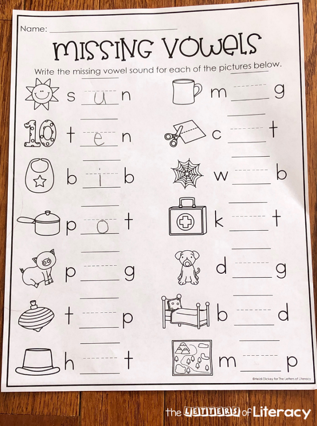 Get our FREE Printable Kite CVC Word Sort Activity for your kindergarten literacy centers this spring! This easy-prep center is great for small groups and independent practice. 
