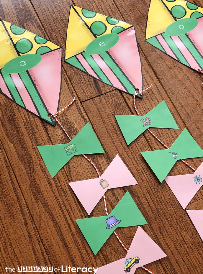 Get our FREE Printable Kite CVC Word Sort Activity for your kindergarten literacy centers this spring! This easy-prep center is great for small groups and independent practice. 