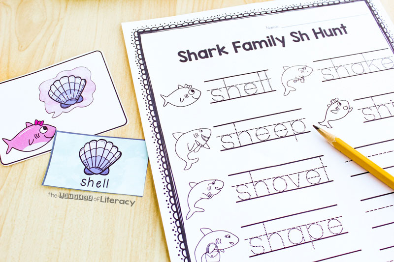 Get our FREE Printable Digraph Activity for a fun Shark Family SH Hunt! This literacy center is perfect for Kindergarten and for use with an ocean theme!