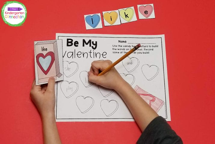 Pick a candy heart box and build the sight word with candy heart letters in this Be My Valentine activity.