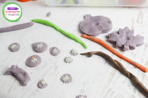 A session of play dough fun would not be complete without lots and lots of play dough snakes.