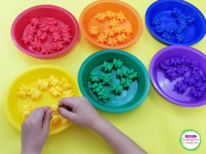 We started this activity by sorting all of our counting bears by color into bowls.
