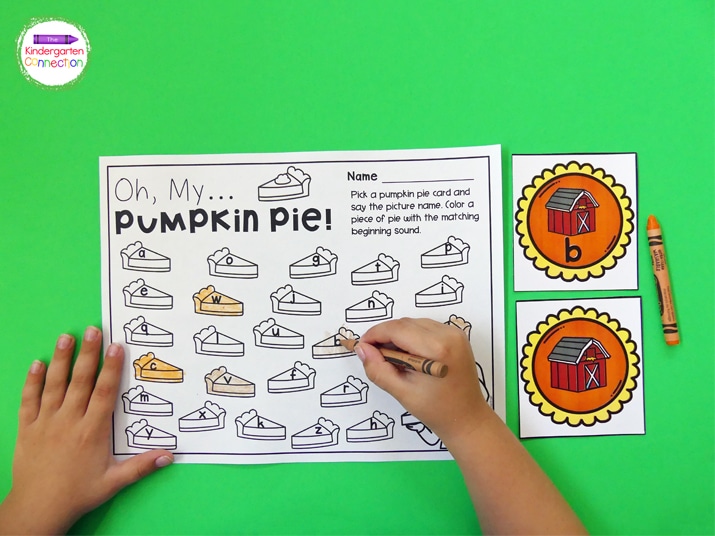 Kids pick a pumpkin pie card, say the picture name, and color a piece of pie with the matching beginning sound on the recording sheet.