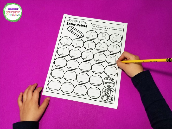 Your students will be so proud to show off their best handwriting with this Uppercase Snow Prints activity!