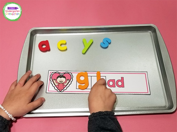 I give each student their own baking sheet which allows them to stick the letter magnets on their consonant blend activity mats. 