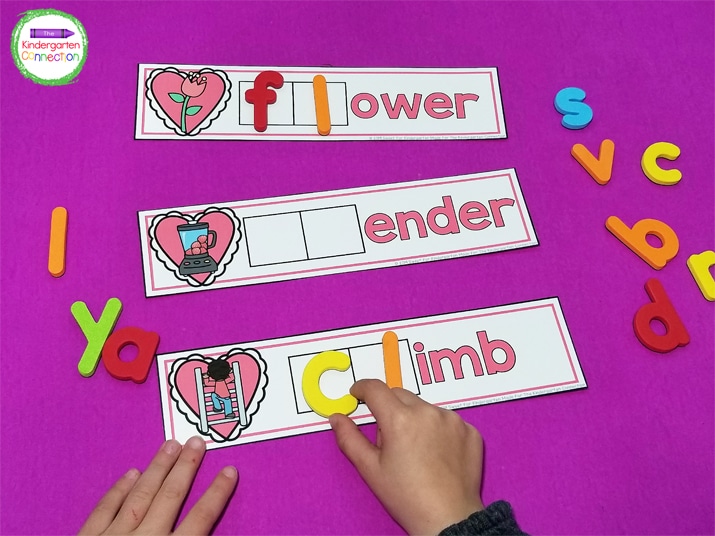 Students use letter magnets to fill in the missing consonant blend on each word mat.