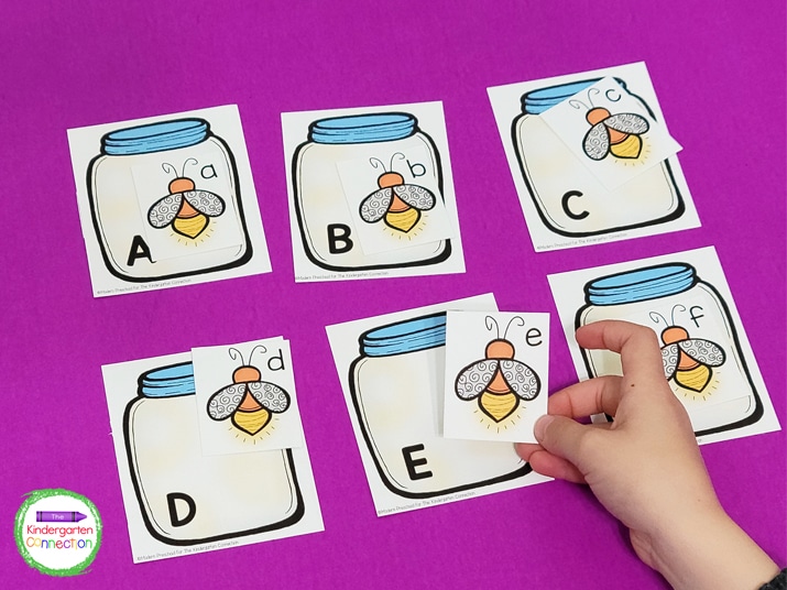 This printable letter matching set includes 26 uppercase bug-catching cards and 26 lowercase firefly cards.