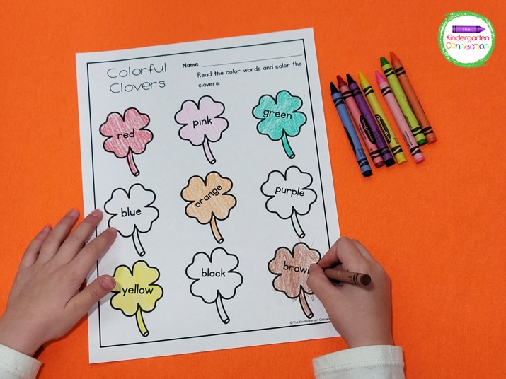 Strengthen color word fluency and color recognition skills with this Colorful Clovers printable!