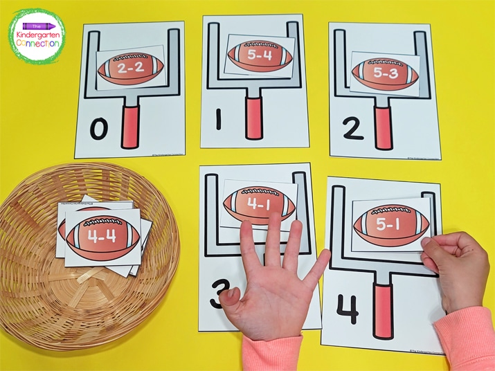 This download includes 18 football subtraction cards (for numbers 1-5) and 5 football field goals (0-4).