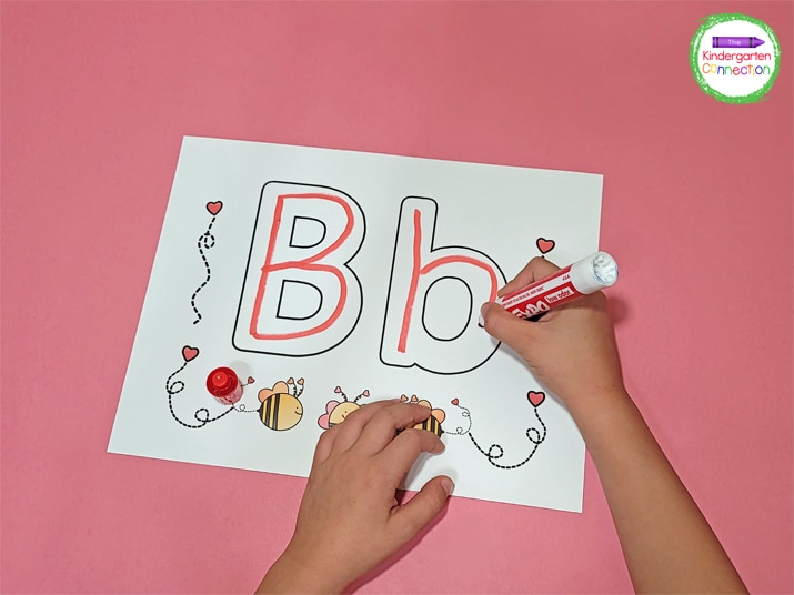 These play dough mats can also be used with dry erase markers to write the letter inside the bubble letter.
