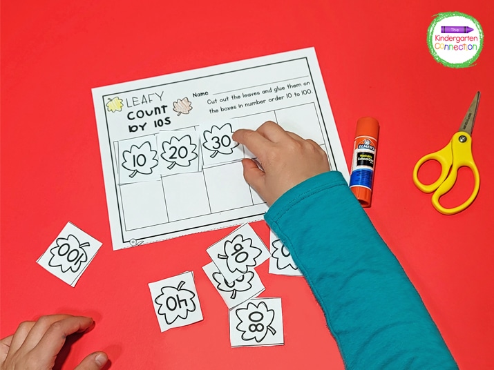 Work on skip counting and scissor skills with this Leafy Count by 10's cut and paste activity.