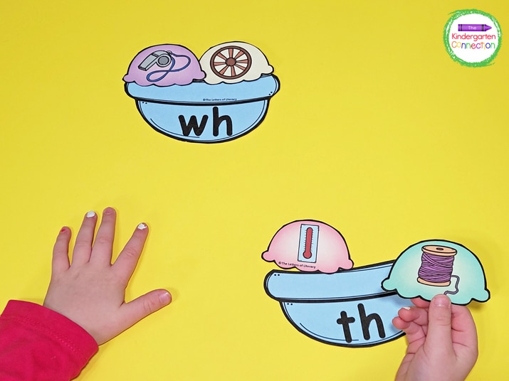 Students will pick an ice cream scoop picture card and sort it onto the bowl with the matching beginning digraph.