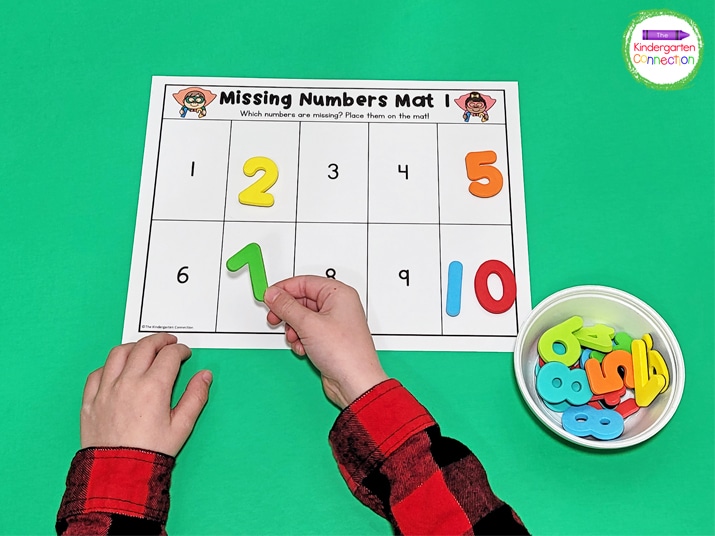 To play, students simply use number manipulatives to fill in the missing numbers on the mat.