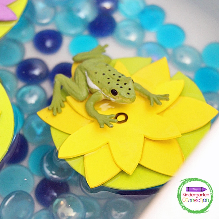 Have a splashing good time while learning the alphabet too with this pond theme alphabet match sensory bin! Perfect for learning letters and sounds.