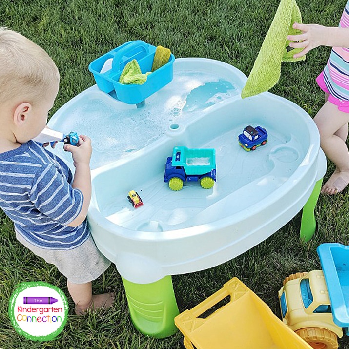 Literacy Based Water Table Ideas for outdoor fun! These activities are perfect for enjoying the summer weather!