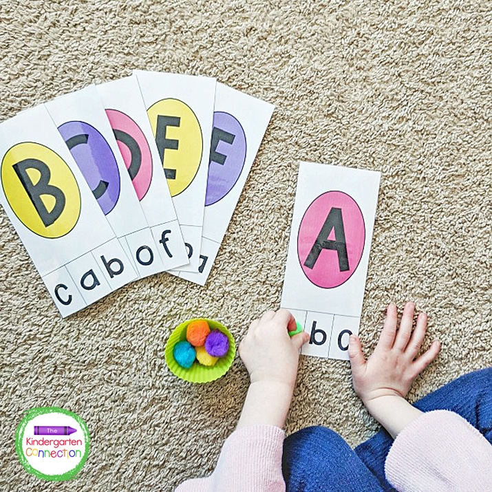 This Easter egg letter pack is such a fun way to work on uppercase and lowercase letters with Preschool and Kindergarten kids! Grab the free printables to add to your Easter literacy centers! 