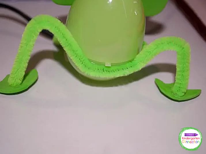 This plastic egg frog craft is a great way to dress up plastic Easter eggs into fun treat holders! 