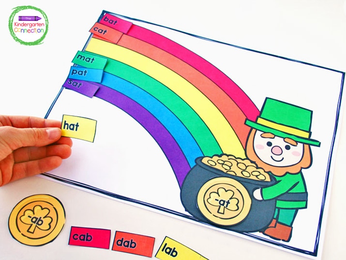This St. Patrick's Day word family activity is perfect for working on short vowel word families in Kindergarten or 1st grade! What a fun word work center for March!