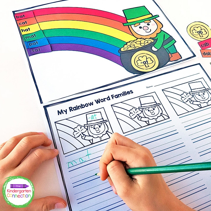 This St. Patrick's Day word family activity is perfect for working on short vowel word families in Kindergarten or 1st grade! What a fun word work center for March!